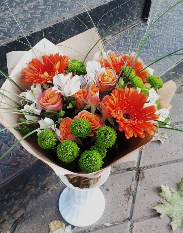 Букет цветов из: Герберы, Хризантемы, Альстромерии и Розы в Малое Карасево