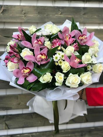 Букет цветов из: Розы и Хризантемы в Малое Карасево