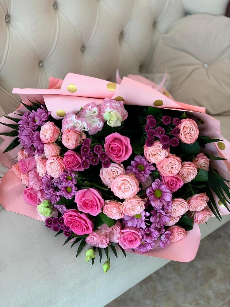 Букет цветов из: Хризантемы, Розы и Лизиантусы в Малое Карасево