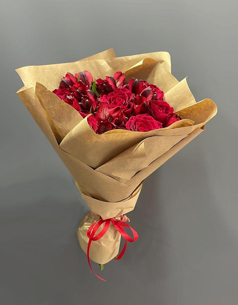 Букет цветов из: Альстромерии и Розы в Малое Карасево