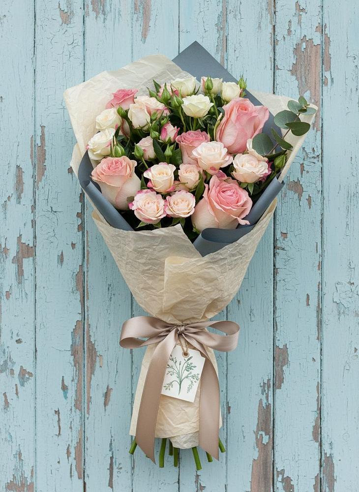 Букет цветов из: Розы в Малое Карасево