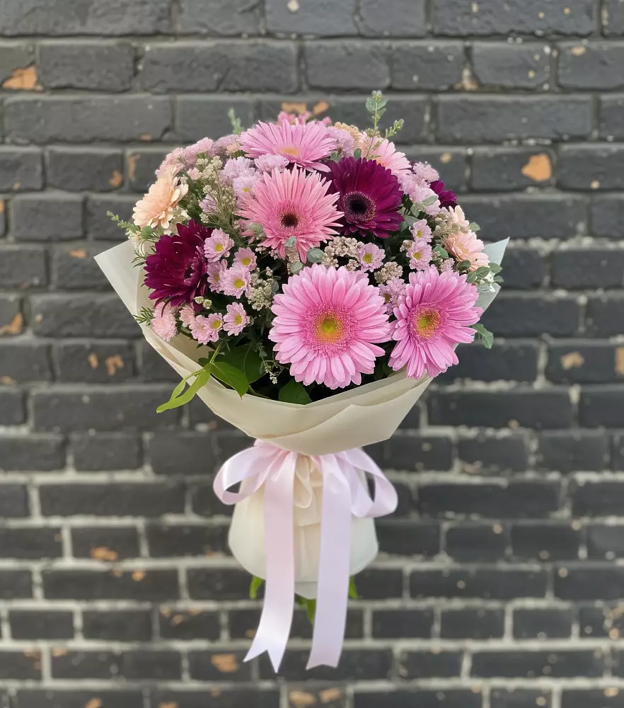 Букет цветов из: Герберы и Хризантемы в Малое Карасево