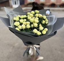 Букет Белые кустовые розы Солинеро в Малое Карасево