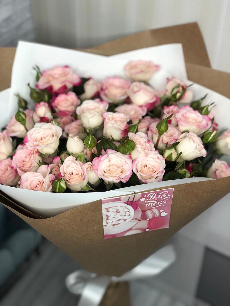 Букет цветов из: Розы в Малое Карасево