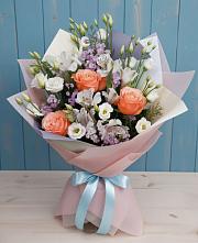 Букет цветов из:  Лизиантусы, Розы, Альстромерии и Гипсофила в Малое Карасево