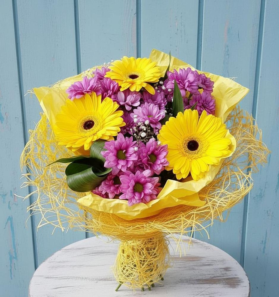 Букет цветов из: Хризантемы и Герберы в Малое Карасево