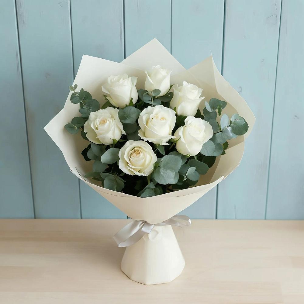 Букет Белые розы в Эвкалипте в Малое Карасево