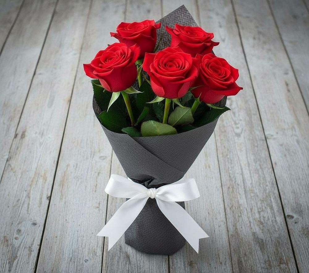 Букет 5 Красных роз Эдлесс Лав в Малое Карасево