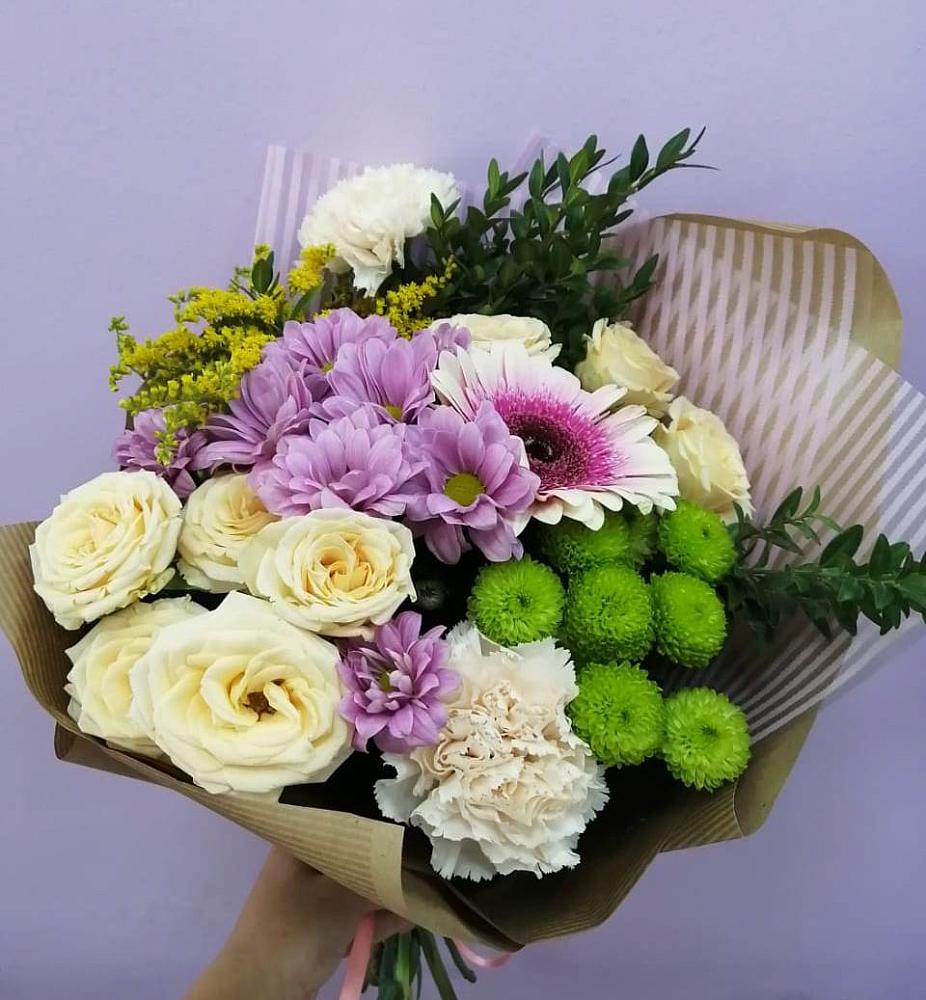 Букет цветов из: Хризантемы, Розы, Гвоздики и Герберы в Малое Карасево