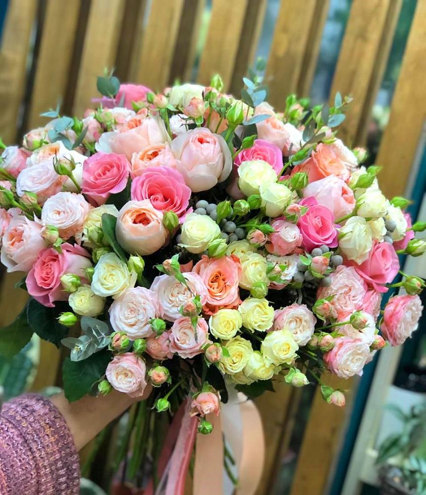 Букет цветов из: Розы в Малое Карасево