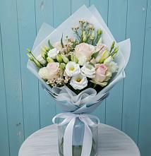 Букет цветов из:  Розы и Лизиантусы в Малое Карасево