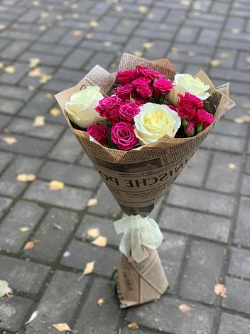 Букет цветов из: Розы в Малое Карасево