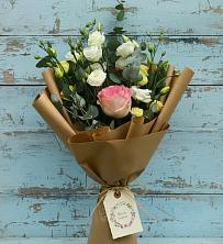 Букет цветов из:  Розы и Лизиантусы в Малое Карасево