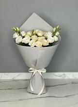 Букет цветов из:  Розы и Лизиантусы в Малое Карасево